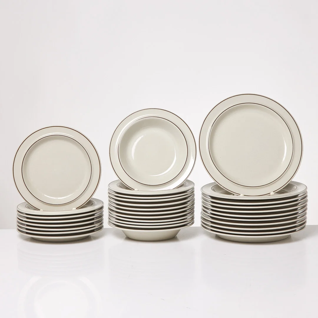 ULLA PROCOPÉ. DELAR AV MATSERVIS, 31 dlr "Fennica", Arabia. — Tableware — Stockholms Auktionsverk Sickla