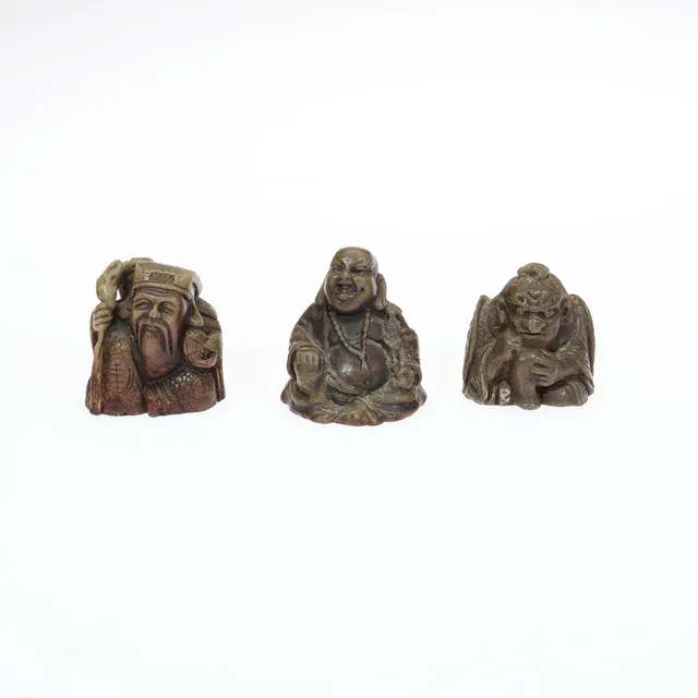 3JAPANESE CARVED BOXWOOD FIGURES.