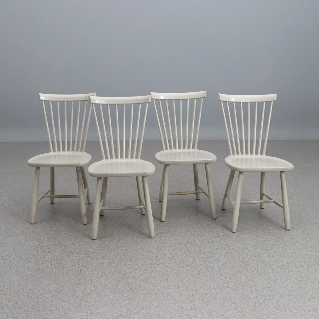 CARL MALMSTEN. STOLAR, FYRA ST. Lackerat trä. "Lilla Åland", Stolab, samtida tillverkning. Märkta undertill. — Armchairs & Chairs — Skånes Auktionsverk