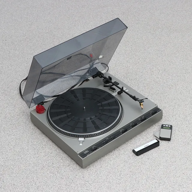 CEC CHUO DENKI, VINYLSPELARE. Modellnr 8003. Pickup XV-15/625E.