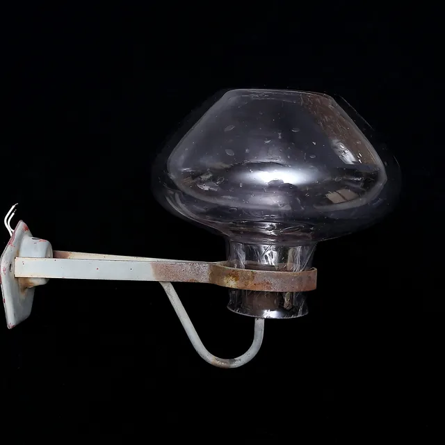 VÄGGLAMPA, metall och glas, 1960-tal.