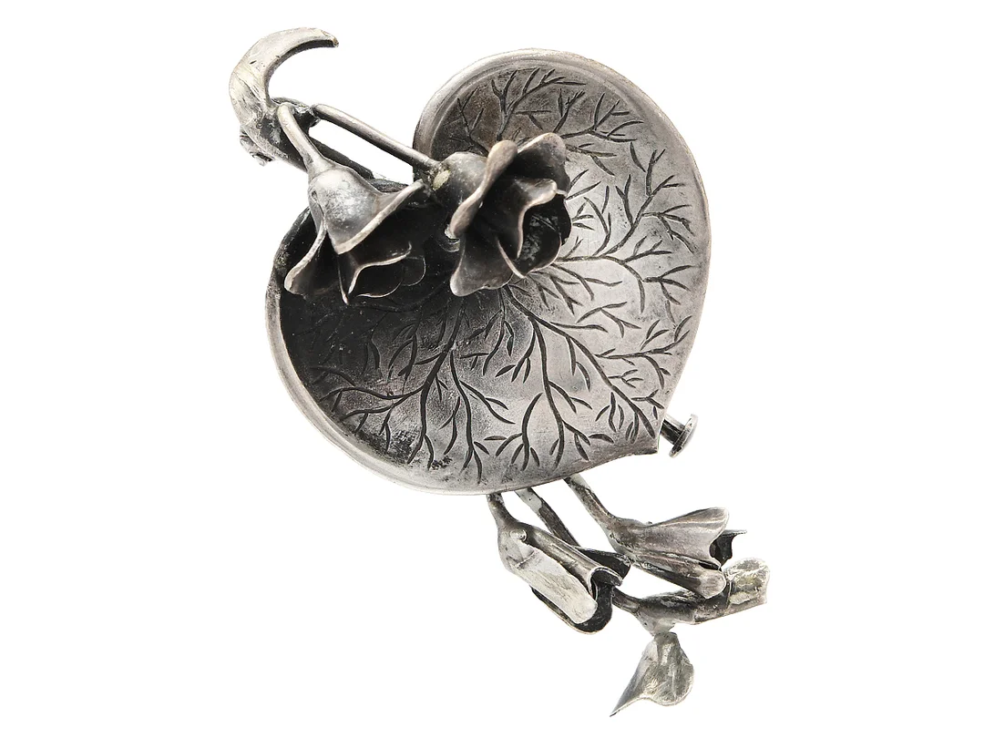BROSCH, silver, blommor, G. Kaplan, Stockholm 1952, mått 51 x 29 mm, vikt 7,4 g. — Smycken/Brosch — Kaplans
