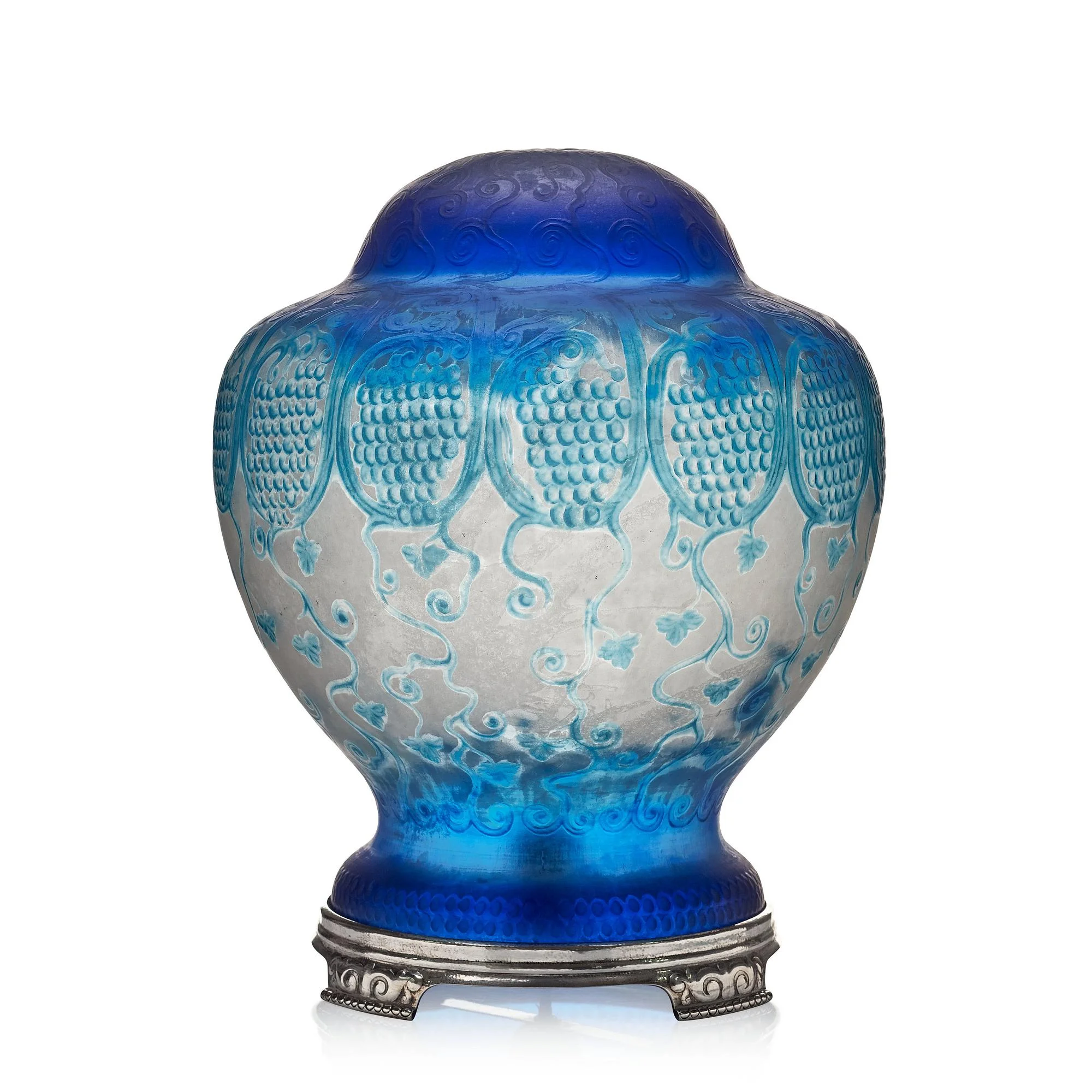 Ferdinand Boberg, bordslampa, Reijmyre 1915. nr 380, silverfot av C.G. Hallberg, Stockholm 1917. — Bukowskis