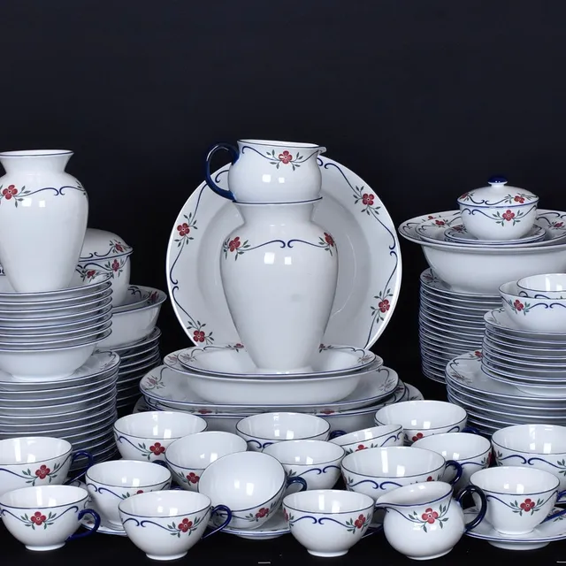 PIA RÖNNDAHL. Mat/kaffe och teservis, porslin,,"Sundborn", 119-delar, Rörstrand.