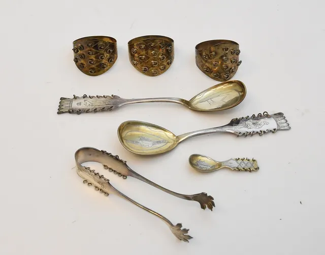 SERVETTRINGAR, SKEDAR, 7 delar Silver vikt 136 g.