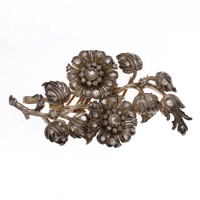 Diamonds floral brooch-double clip pendant, mid 20th Century.