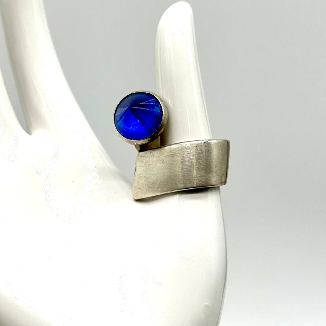 RING - SCHMUCKSTEIN BLAU - 925ER SILBER. — Rings — Kunst- und Auktionshaus Kleinhenz