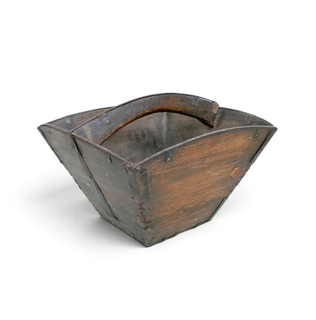A CHINESE 19TH CENTURY OR LATER WOODEN RICE BUCKET.