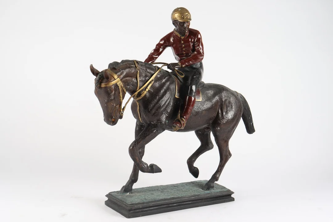 Skulptur af bronze. 'Jockey til hest' — Paintings and sculptures/Other pictorial art and sculptures — Lauritz