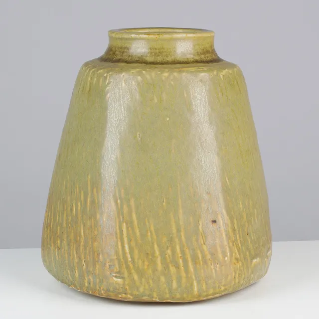 EDITH SONNE (1910-93). Large and unique stoneware vase in yellow-green Mau glaze, Saxbo, Denmark, 1950/60s.