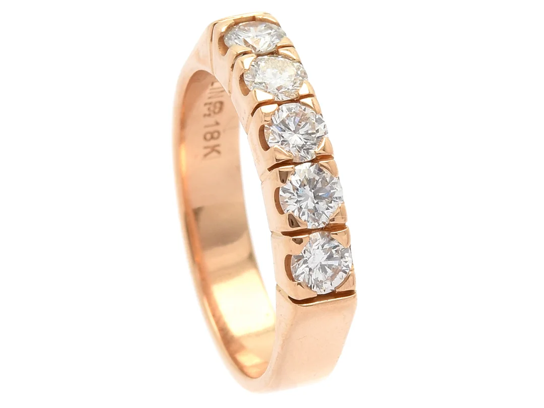 SCHALINS, alliansring, 18K guld, 5 briljantslipade diamanter ca 0,75 ctv, ca W(H)/SI, stl 17,25 mm, vikt 5,4 g. — Smycken/Alliansring — Kaplans