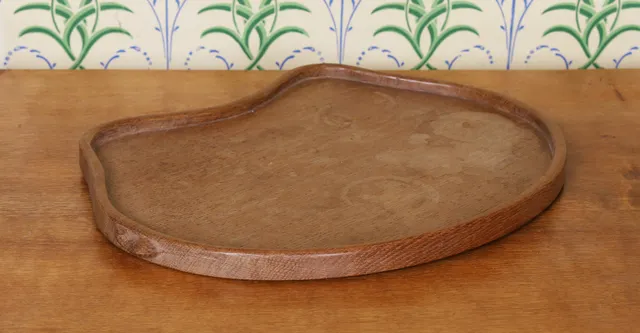 A ROBERT "MOUSEMAN" THOMPSON OAK TRAY.