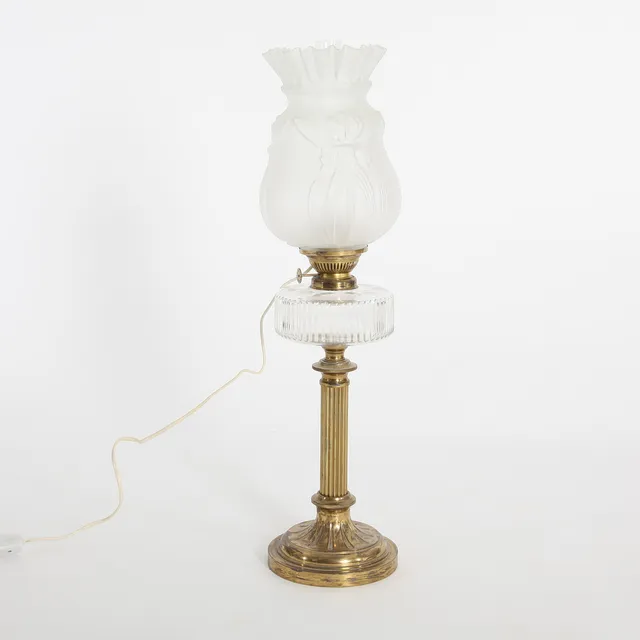 BORDSLAMPA, fotogenlampa, elektrifierad, 1900-talets första hälft.
