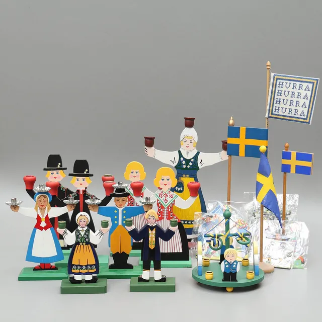LJUSSTAKAR & BORDSDEKORATIONER, 21 delar, handgjorda, folkdräkter/midsommar.