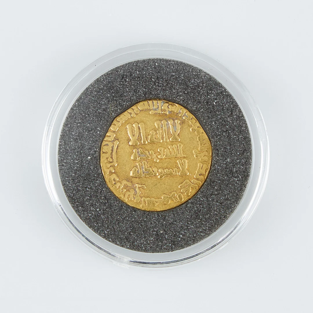 GULDMYNT, dinar, guld. Arabien 749-1258. — Coins & Banknotes — Stockholms Auktionsverk Helsinki