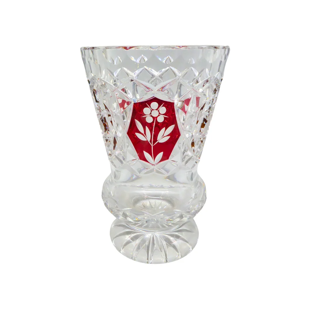 HANDGESCHLIFFENE BLUMENVASE AUS BLEIKRISTALL - BÖHMEN. — Utility glass — Auktionshaus Stuber's Hammerschlag