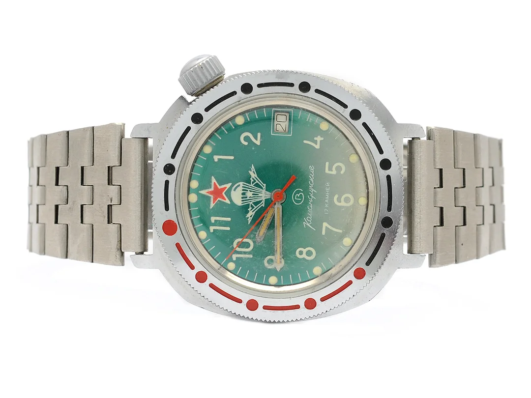 HERRUR, 38,5 mm, rysk, Boett nr. 176944, vitmetall, manuell, plexiglas, datum, skadad urtavla, defekt, länk i vitmetall, viklås, ca 1980. — Klockor/Övriga klockor — Kaplans