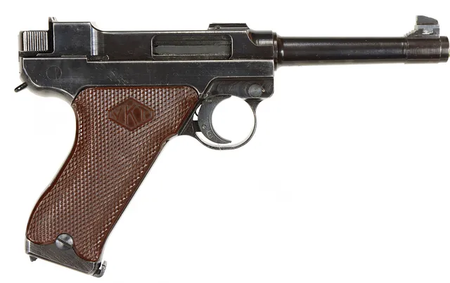 PISTOL, fabrikat Valmet, modell L-35, kaliber 9x19, tillv.nr 7502, se-nr SE0562974.