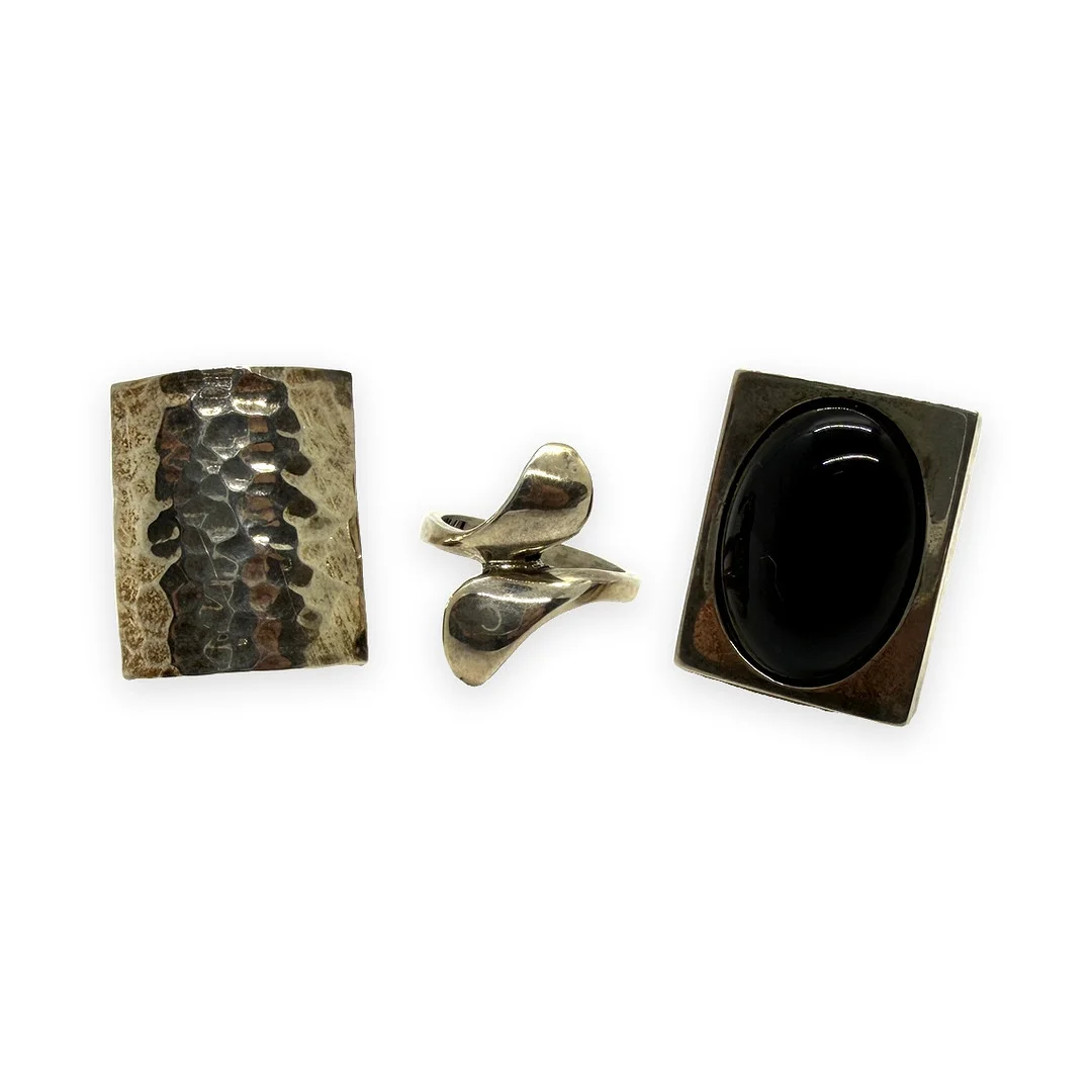 Silverringar. 3st. Bland annat Pär Norling, Exign. — Rings — Auktionshuset STO Bohuslän
