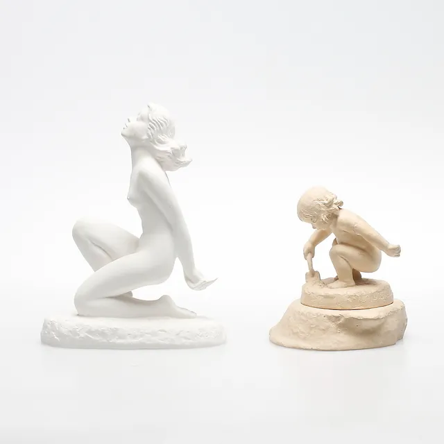 SKULPTURER, 2 st, Carin Nilson och Adda Bonfils, Peter Ipsens Enke 1843-1955, signerade.