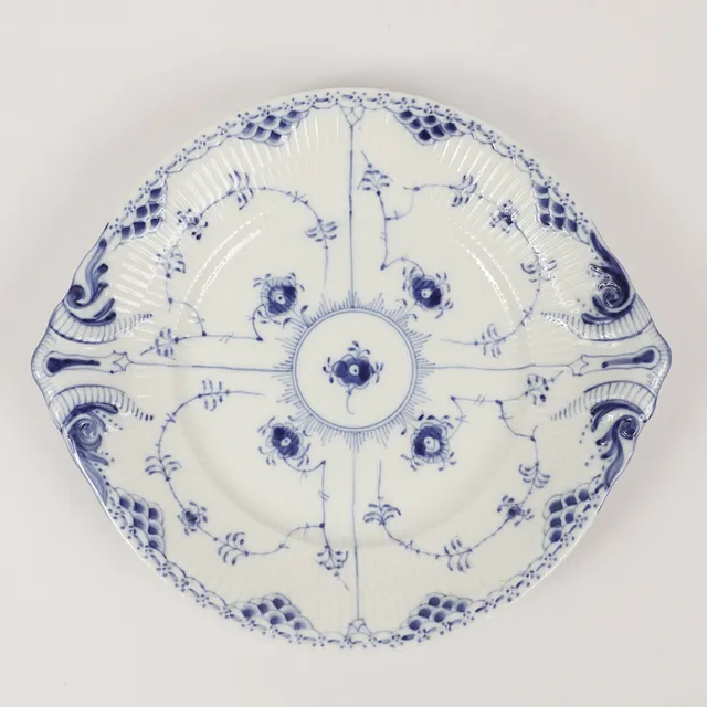 SERVERINGSFAT, "Musselmalet", porslin, Royal Copenhagen, Danmark.