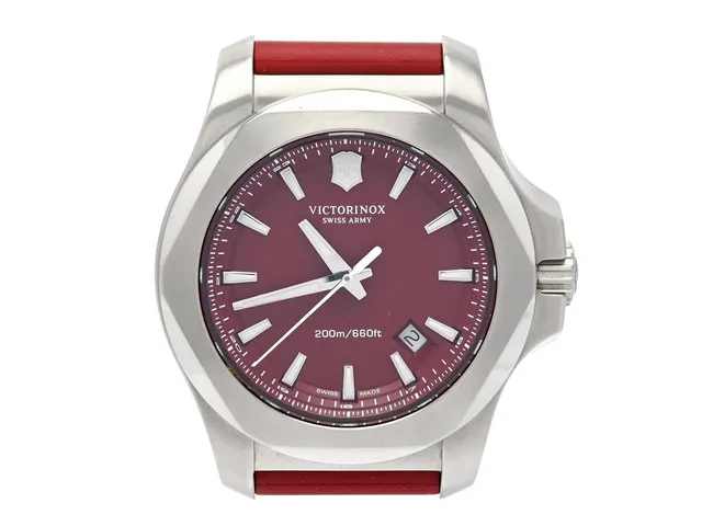 VICTORINOX, Swiss Army, I.N.O.X (200m/660ft), Serie nr. 141010387, Ref nr. 241719, herrur, 43 mm, stål, quartz, safirglas, datum, gummiband, originalspänne, cert (ej komplett), ca oktober 2014, box, ytterkartong.