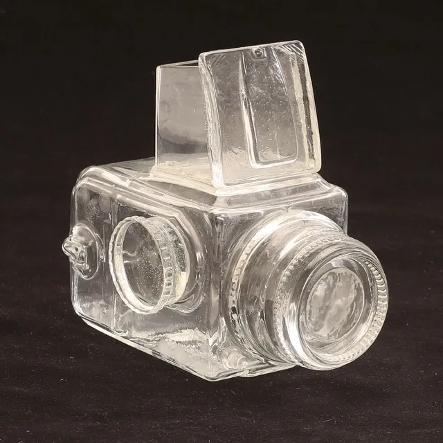 CHRISTER SJÖGREN. Skulptur, glas, Hasselbladskamera, signerad, Lindshammar.