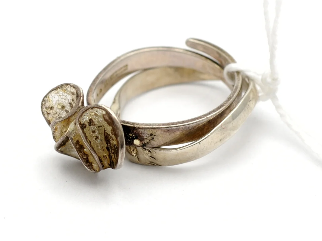 Ringar 2st en ställbar, en Ø 17 1/2 S925 5,4g, defekta — Smycken/Ring — Kaplans