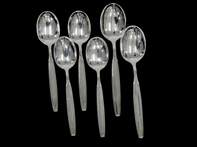 Bestick, 2st Matskedar ca193mm, 4st Bordsskedar ca171mm. okänd modell, nysilver