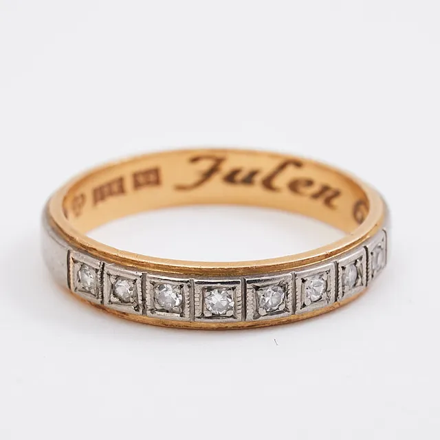 RING, 18 k vit- och rödguld, 8 st diamanter, Ceson Guldvaru Ab, Göteborg, 1963.