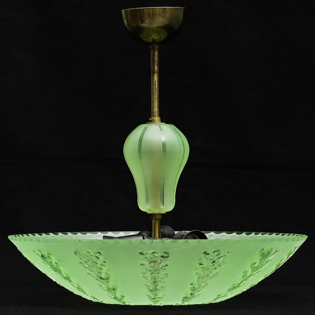 TAKLAMPA, råglas med dekor av marin växtlighet, art deco, 1920/30-tal. — Ceiling lights — Auktionsmagasinet Vänersborg