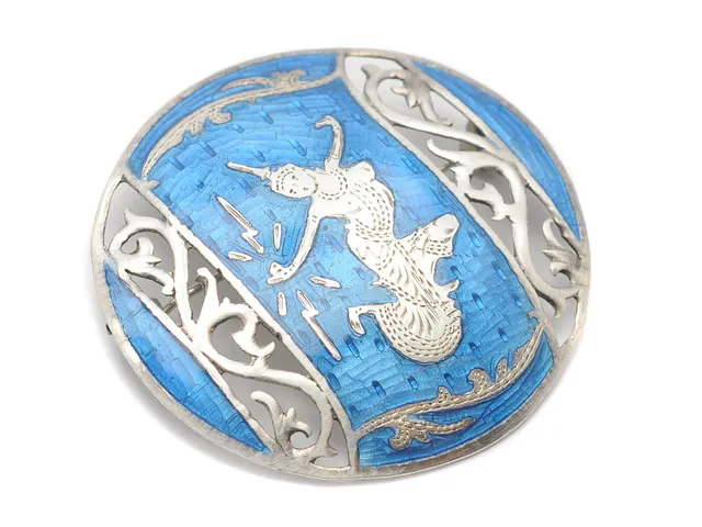 BROSCH, silver, blå emalj, genombruten, diameter 4,5 cm, vikt 7,3 g.