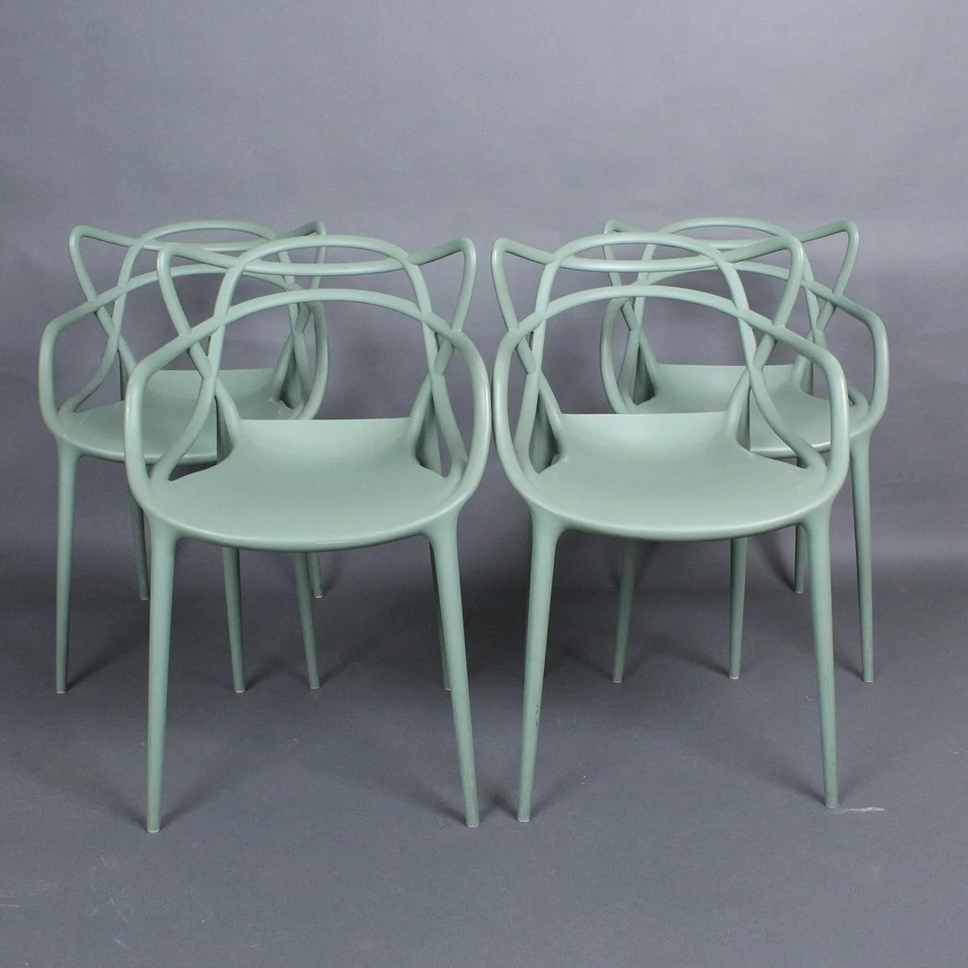 PHILIPPE STARCK&EUGENI QUITLLET. für Kartell, vier Stapelstühle, Modell '' Masters ''. — Armchairs & Chairs — Stockholms Auktionsverk Düsseldorf/Neuss