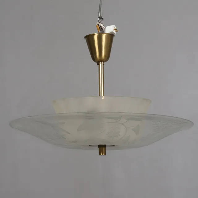 BO NOTINI. Taklampa, etsat glas, mässing, Glössner & Co, 1940-tal.