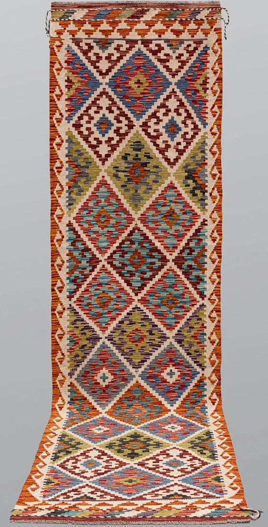 MATTA. Kelim, klassisk design gallerimodell, 291 x 82 cm. — Oriental Carpets & Textiles — Södermanlands Auktionsverk