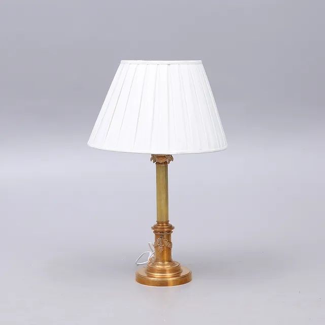 BORDSLAMPA, mässing, Skultuna No 33, 1900-tal.