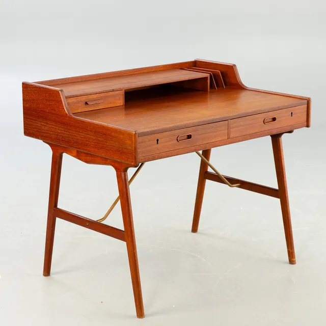 ARNE WAHL IVERSEN. Schreibtisch Modell 56 für Vinde Møbelfabrik.