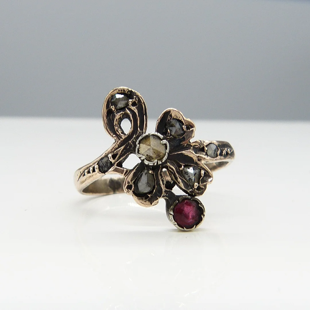 VINTAGE STYLE ART NOUVEAU RING, 8ct. — Rings — Rumsey’s Auctioneers