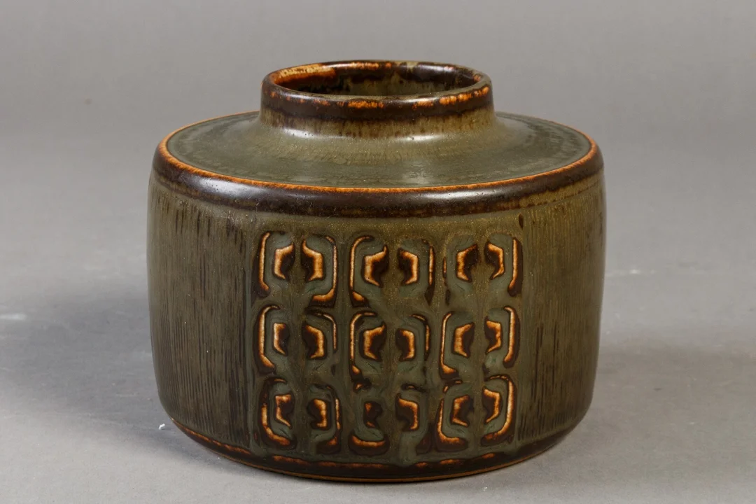 Valdemar Petersen for Bing & Grøndahl. Vase af stentøj — Glass, porcelain and ceramics/Vases, bowls, dishes — Lauritz