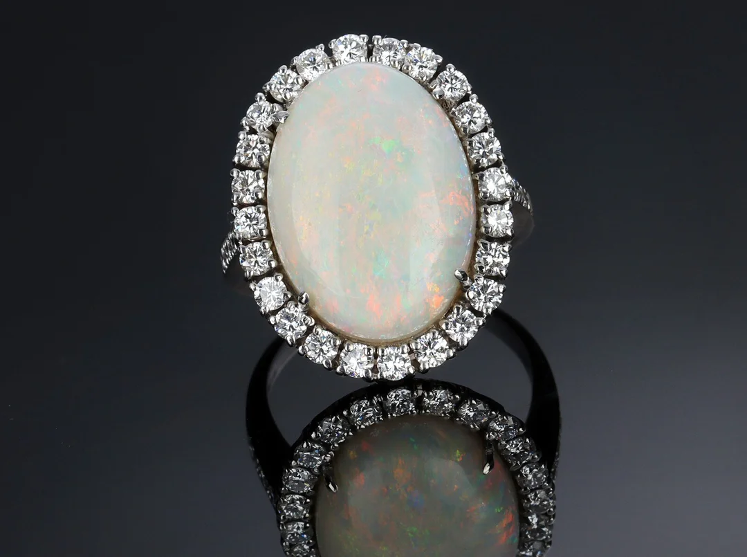 Italiensk opal- og brillant- rosetring af 18 kt. hvidguld — Jewellery/Rings — Lauritz