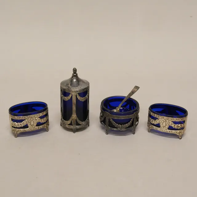 SALT- OCH PEPPARKAR, SILVER OCH GLAS, 4 DELAR.