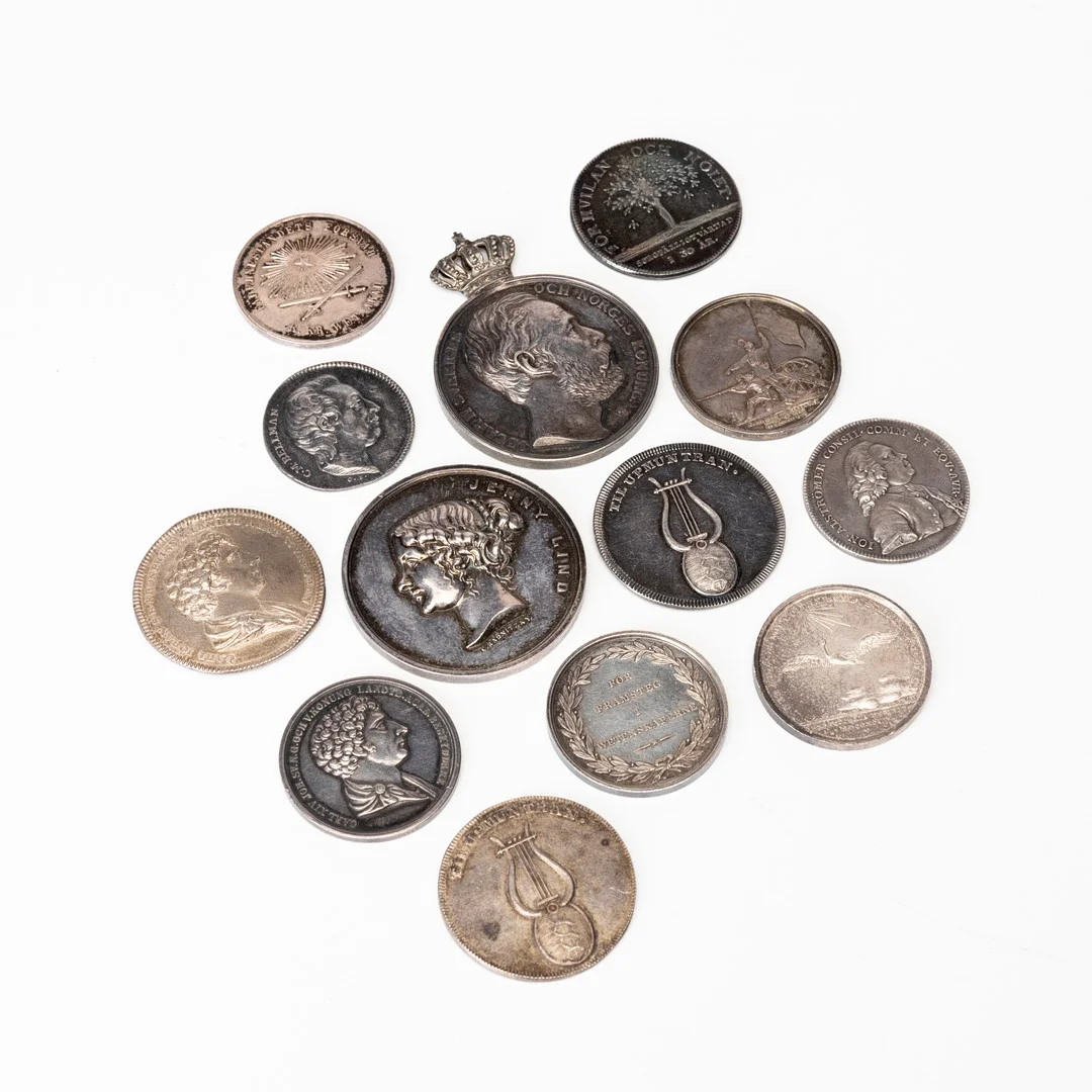 SAMLING MEDALJER, 13 st, silver, främst Sverige 1800-tal. — Orders & Medals — Auktionshuset Kolonn