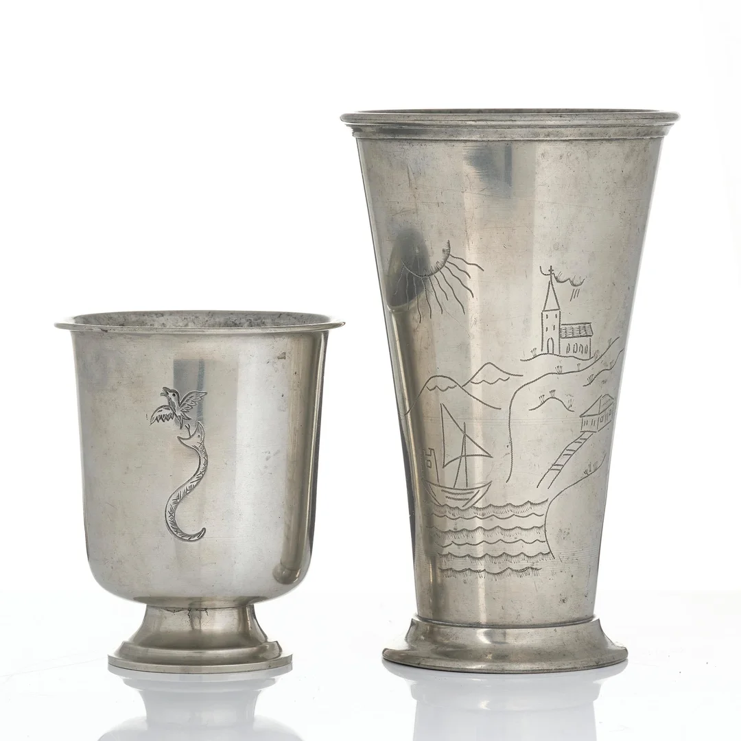 Nils Fougstedt, vaser, två stycken, Firma Svenskt Tenn, Stockholm, 1927-28. — Design/Övrigt — Bukowskis