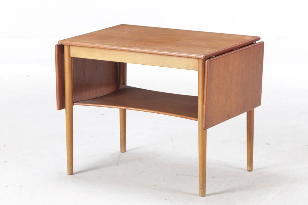 Børge Mogensen. Coffee table / folding table made of teak and beech, 1950s — Furniture/Coffee tables, occasional tables — Lauritz