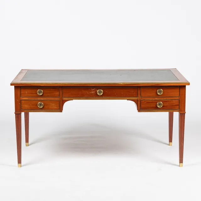SKRIVBORD, sengustaviansk stil, 1900-talets första del.