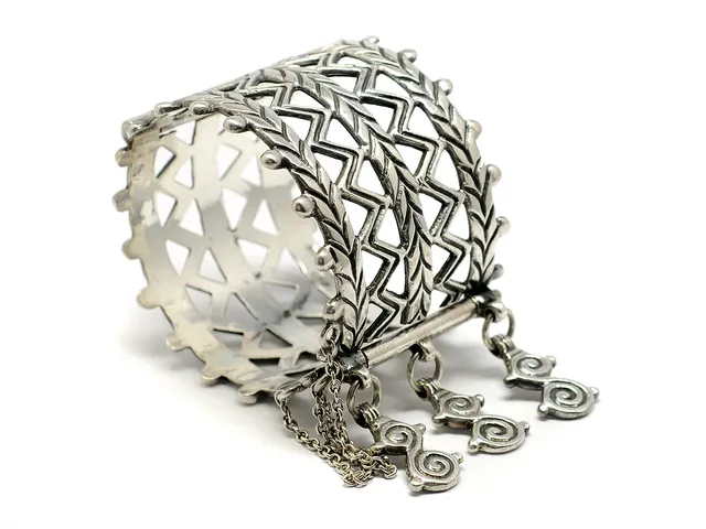 KALEVALA, stelt armband, silver, öppningsbart, vikt 122,2 g, Finland 1969.