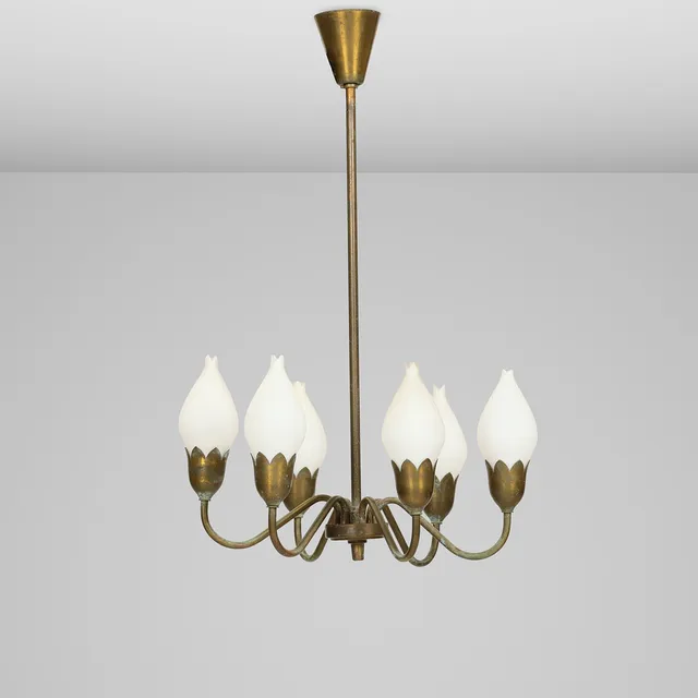 DANSK DESIGN. 6-armet “tulipan” lysekrone af messing, skærme af opalglas, Fog & Mørup, Danmark, formgivet ca. 1950'erne.