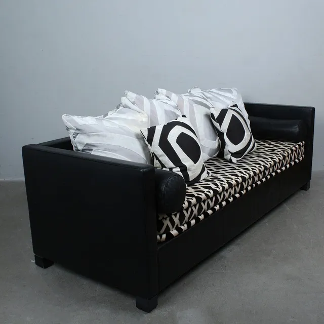 JEAN-PIERRE DOVAT. De Sede, Dreisitzer, Modell '' Edition 3000 '', Leder, Stoff.