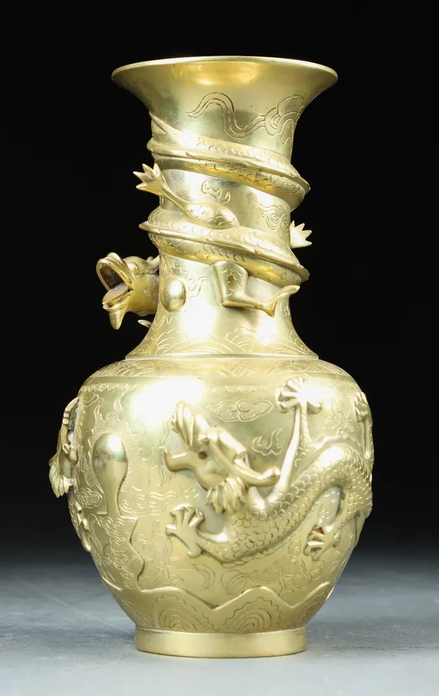 Vase af bronze, Kina omkring 1900