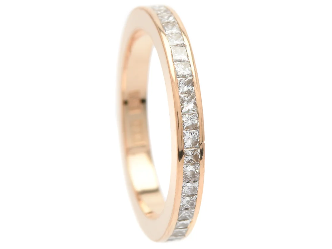 HELALLIANSRING, 18K guld, 40 prinsesslipade diamanter ca 0,80 ctv TW/VVS, Wilhelm Pettersson, stl 16,5 mm, vikt 3,7 g. — Smycken/Alliansring — Kaplans
